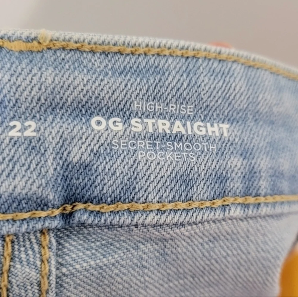 NWT Old Navy High Rise OG Straight Lt Wash Denim Shorts, Sz 22 Casual Cutoffs‎